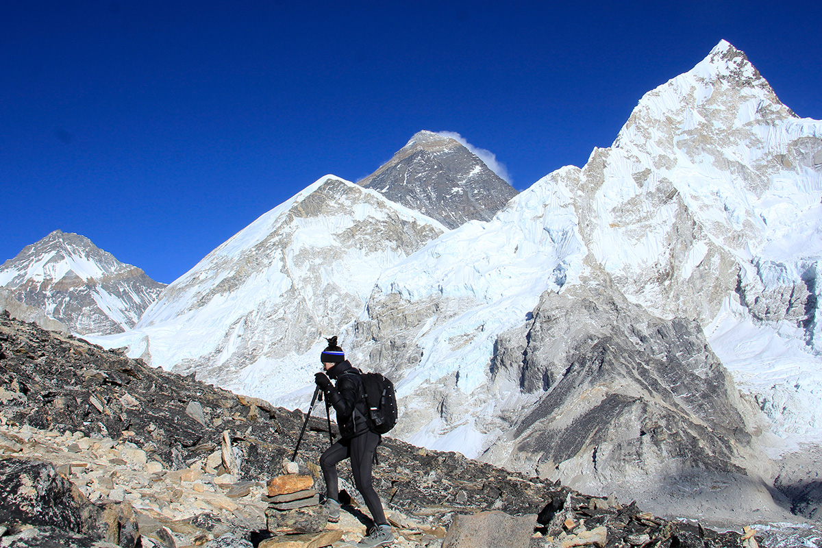 solo female traveler at ebc